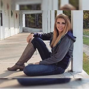 Meet your Posher, Alicia